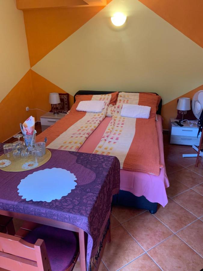 Ferienwohnung Fonix Apartman Keszthely Exterior foto