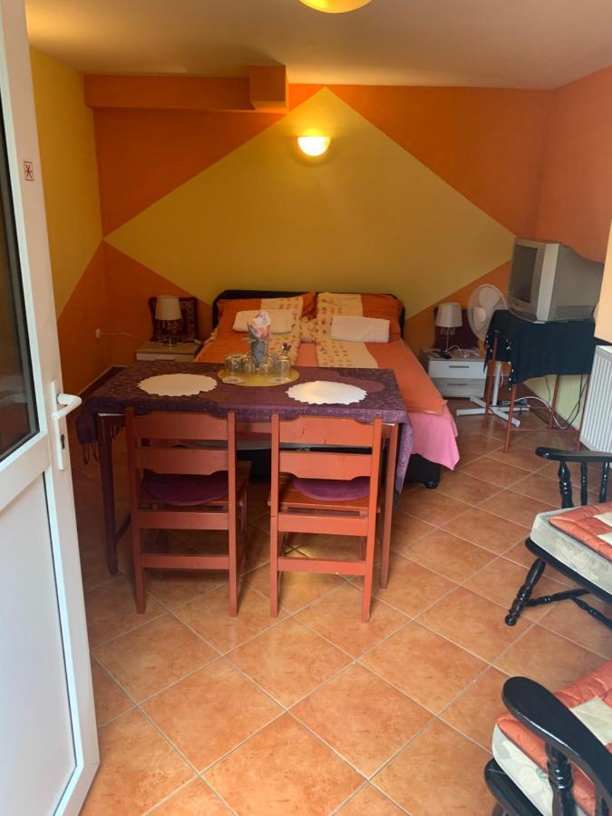Ferienwohnung Fonix Apartman Keszthely Exterior foto